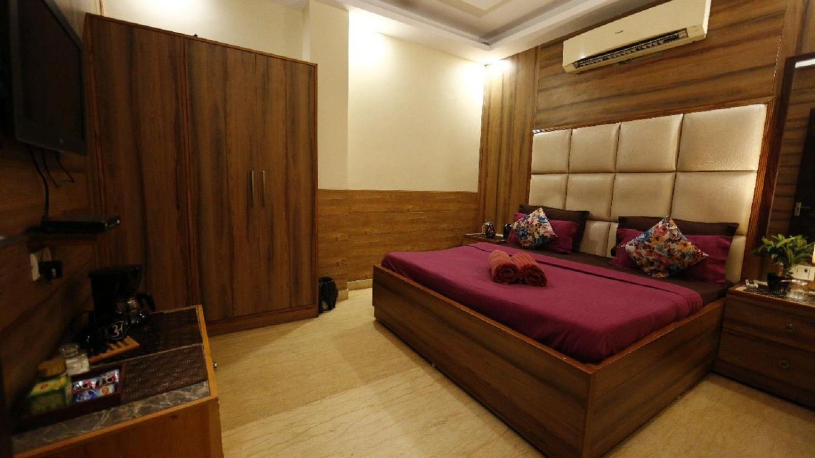 Royal Plaza Bed & Breakfast New Delhi